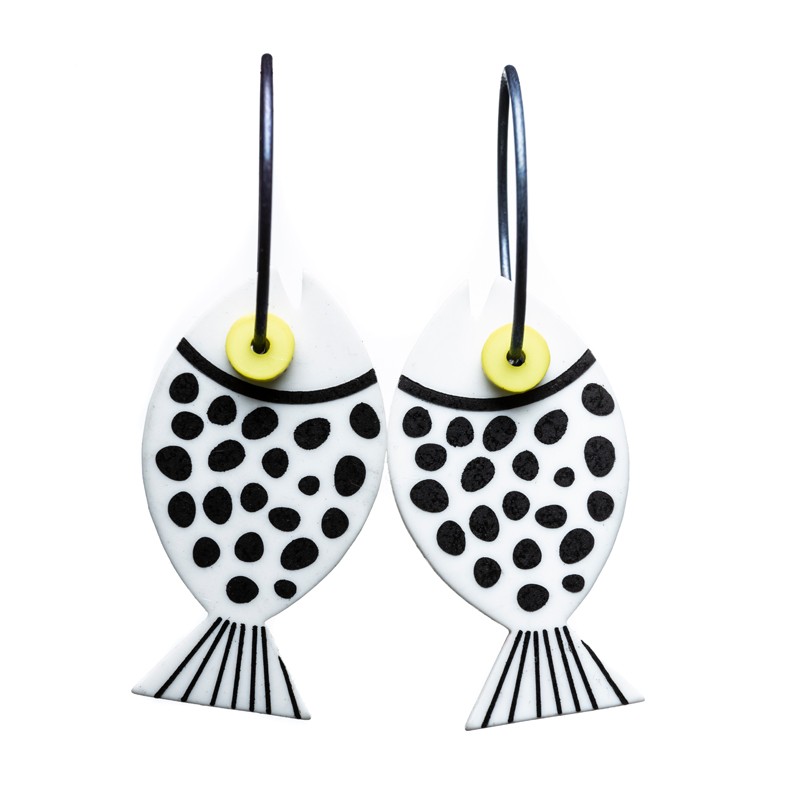 Fish, round, white w black dots, yellow eye