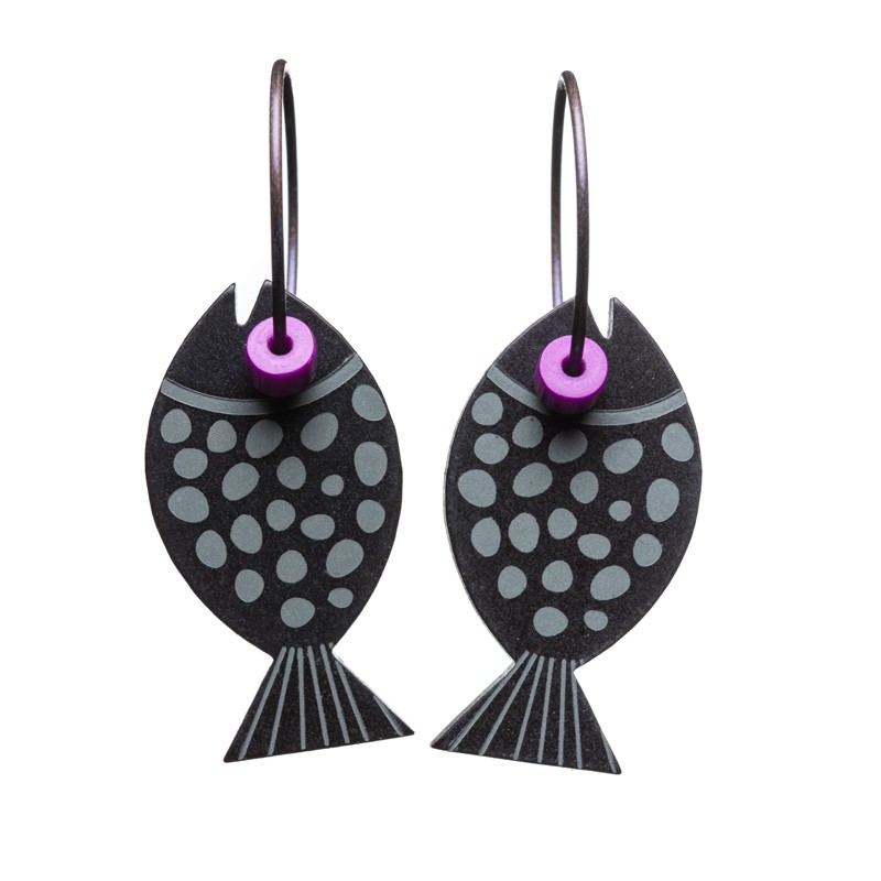 Fish, round, with grey dots, purple eye