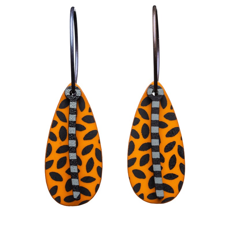 Leaf, drop w stalk, brown with black dots, black stalk with grey stripes