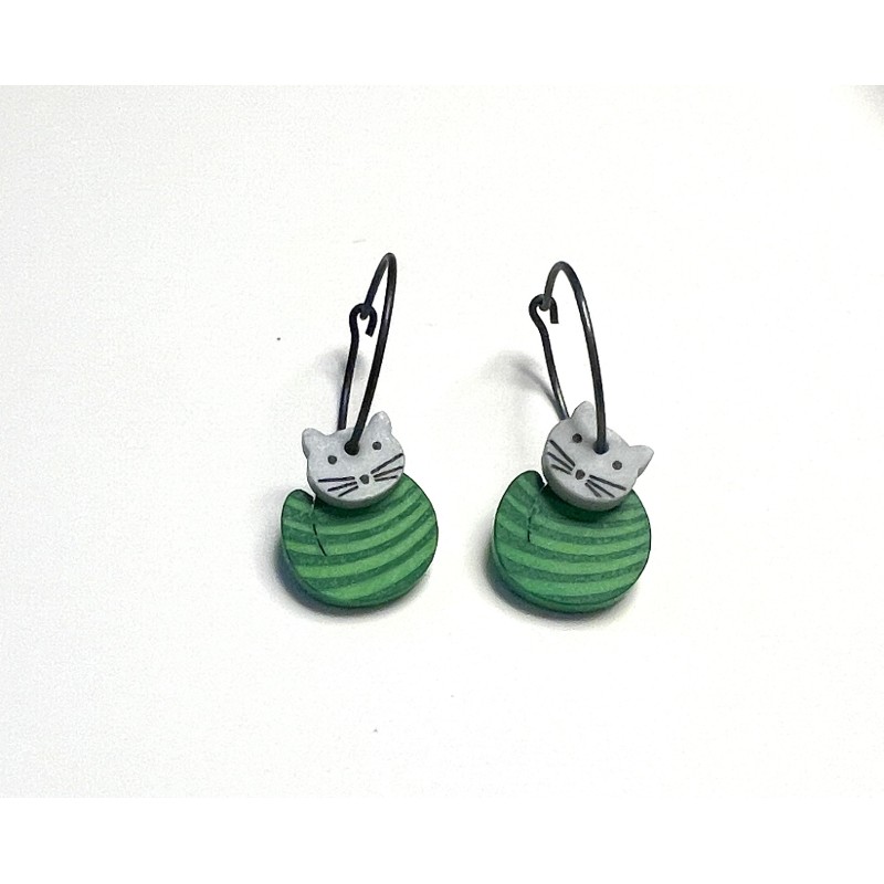 Cat, round, green w green stripes, grey head