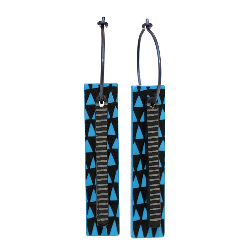 Rectangle, blue with triangles, black stalk