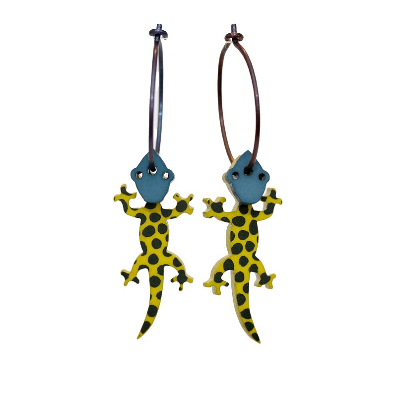 Gecko, yellow with black dots, blue head