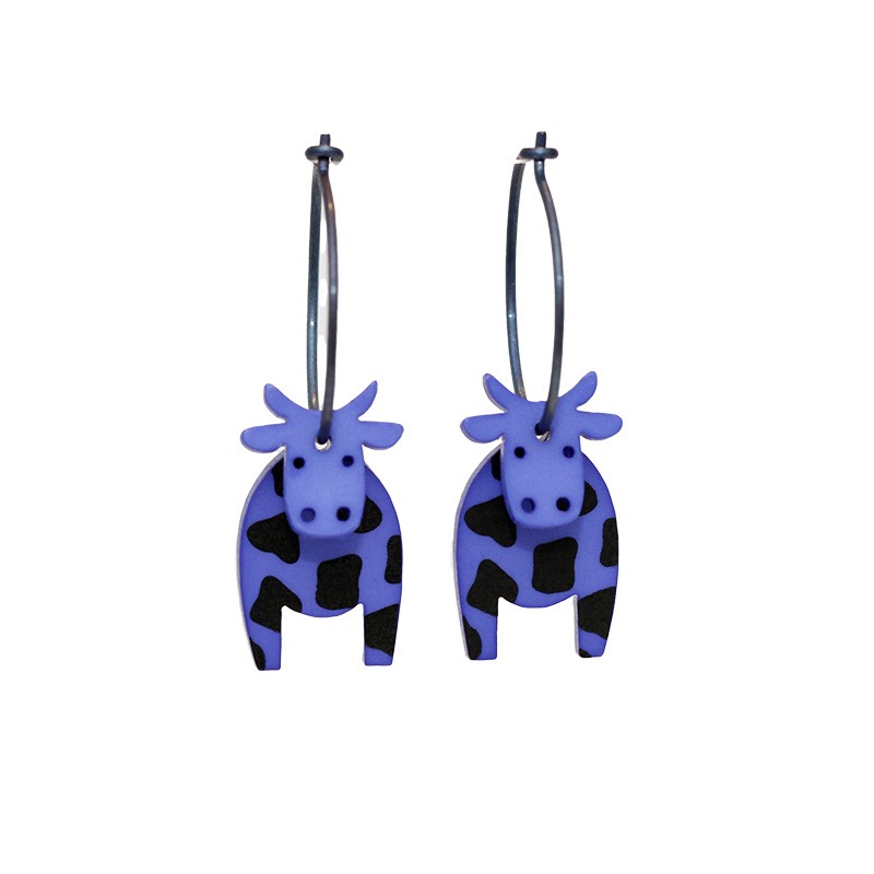 Cow, darkblue with black dots, blue head