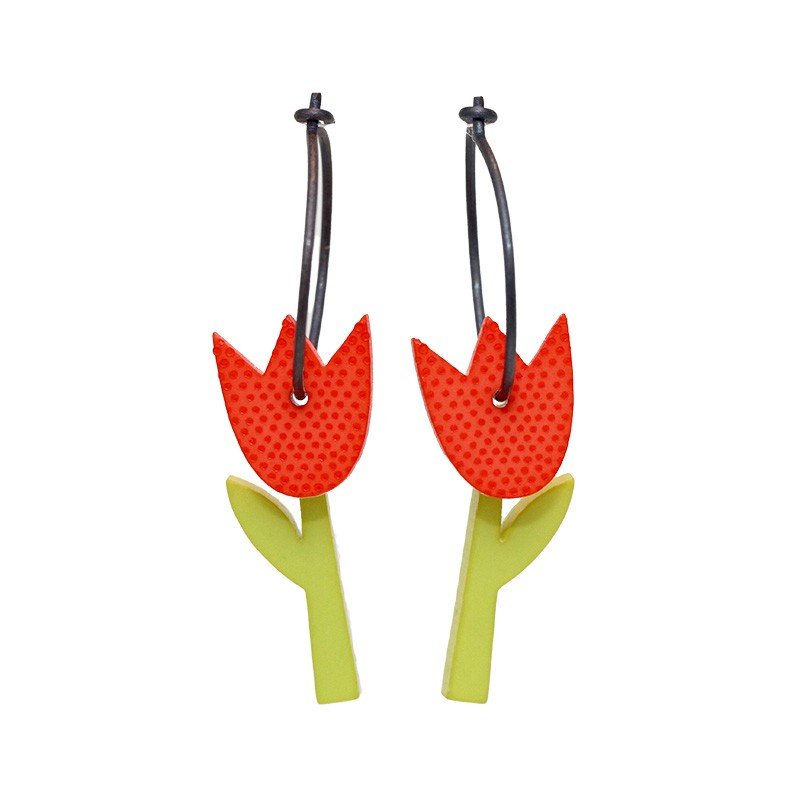 Tulipan, orange m røde prikker, lysegrøn stilk