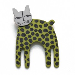 Kat, lang, grøn m sorte...