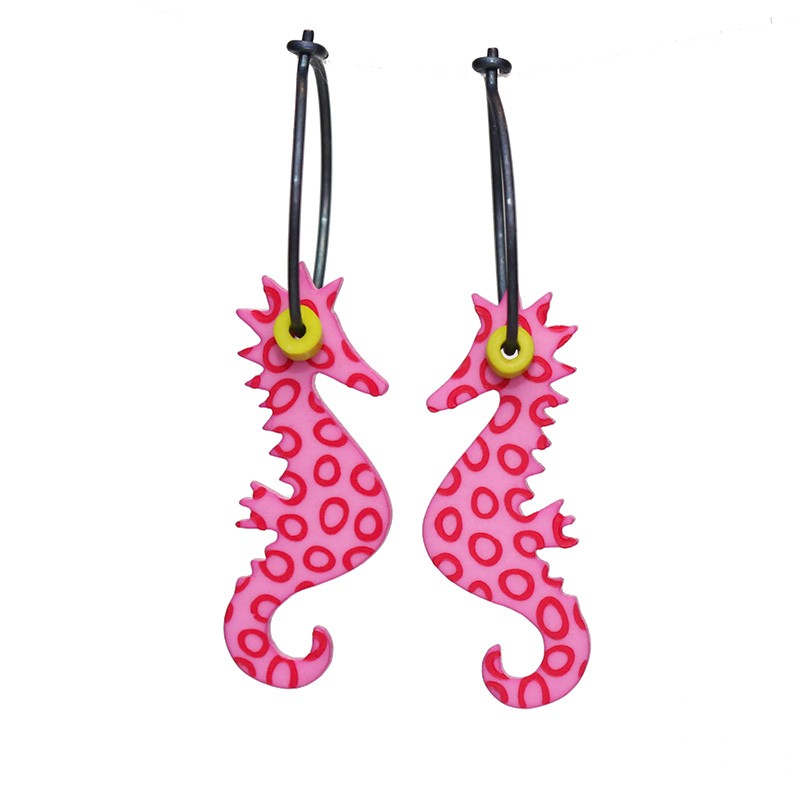 Seahorse, pink w red circles, yellow eyes