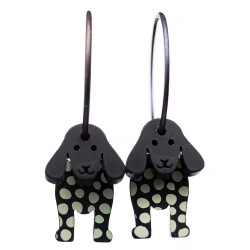 Dog, long ears, black w...