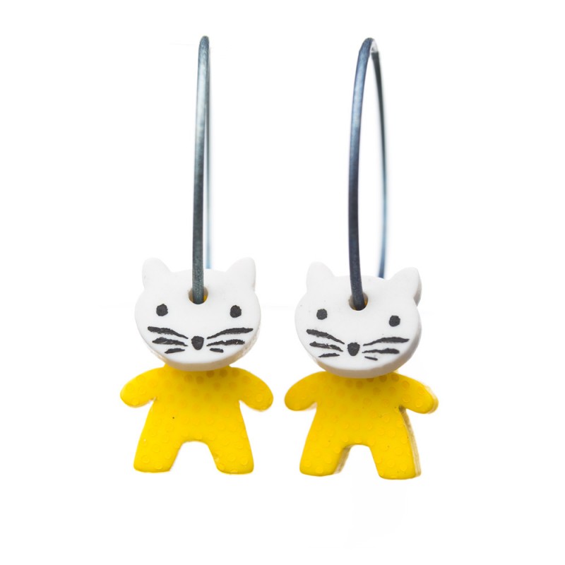 Cat, kitten, yellow with yellow dots, white head