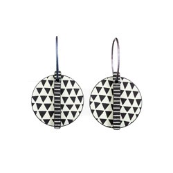 Leaf, round, white with...